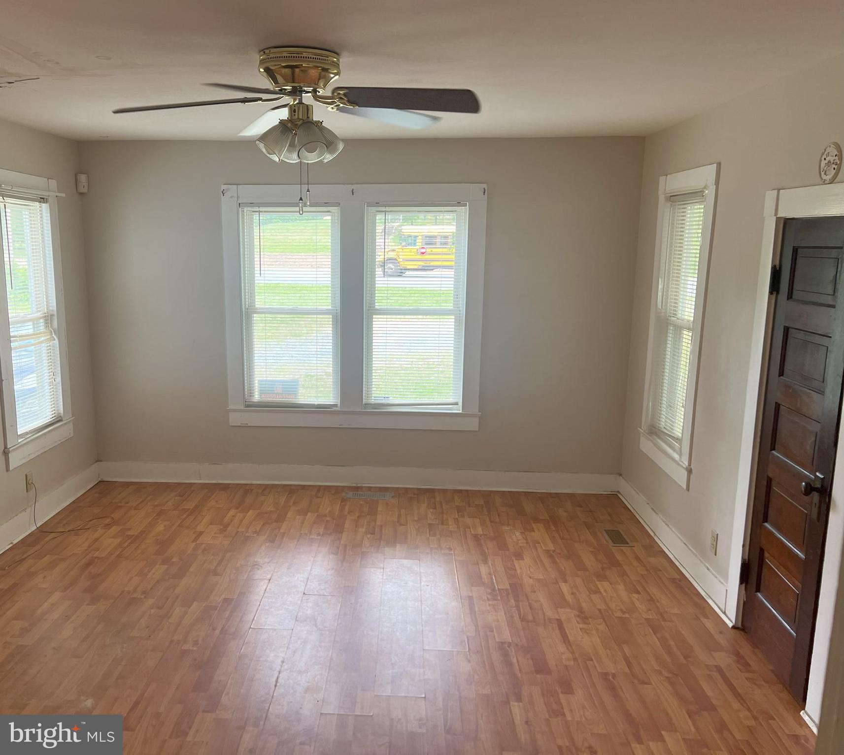 6730 Solomons Island Road North Owings, MD 20736 - Photo 5 of 39 Dining room