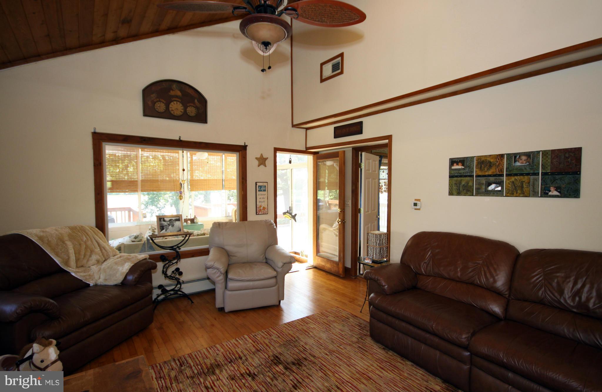 1829 Cremen Road Pasadena, MD 21122 - Photo 14 of 30 Living Room