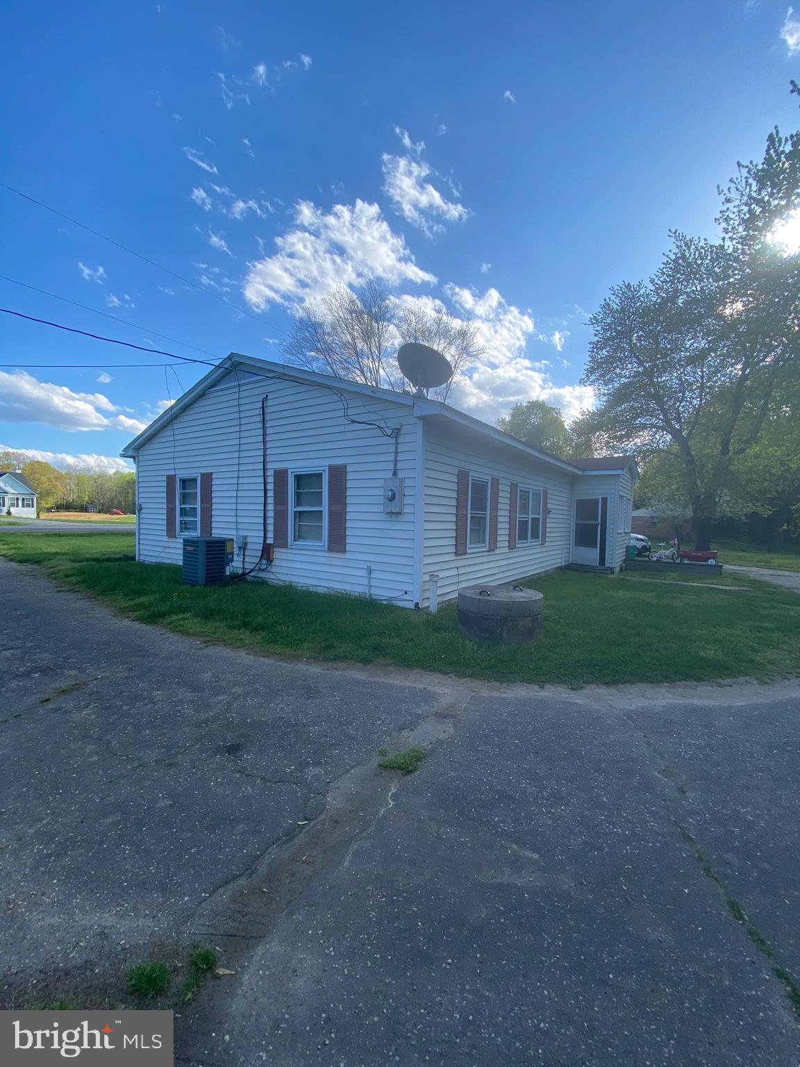 13265 Jersey Road King George, VA 22485 - Photo 5 of 31