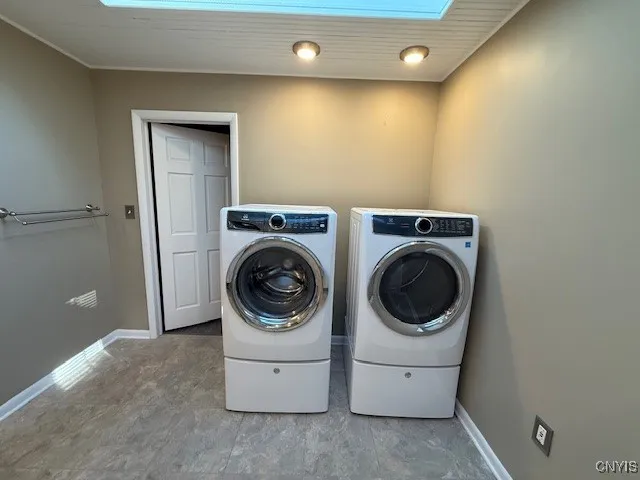 $329,900 | 3727 Lyncourt Drive, Cortlandville, NY 13045