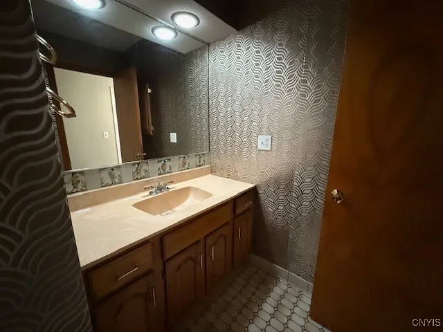 $329,900 | 3727 Lyncourt Drive, Cortlandville, NY 13045