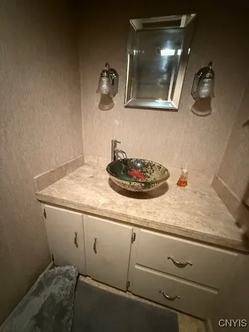 $329,900 | 3727 Lyncourt Drive, Cortlandville, NY 13045