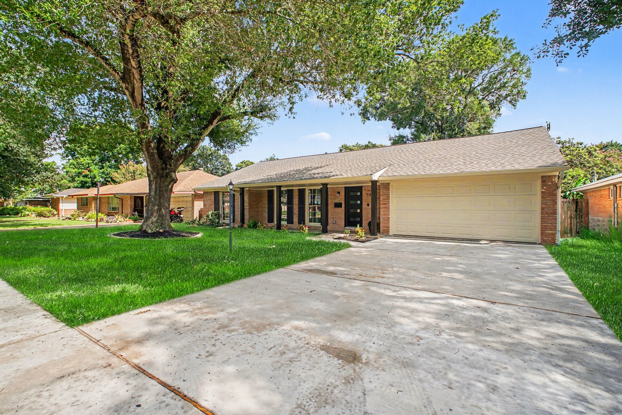 5443 Redstart Street Houston, TX 77096 - Photo 2 of 36