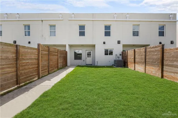 $1,525 | 2404 Harmony Lane, Unit B, Mission, TX 78574