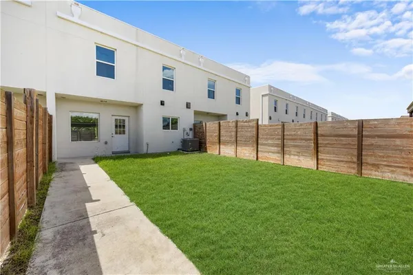 $1,525 | 2404 Harmony Lane, Unit B, Mission, TX 78574