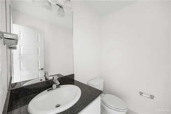 $1,525 | 2404 Harmony Lane, Unit B, Mission, TX 78574