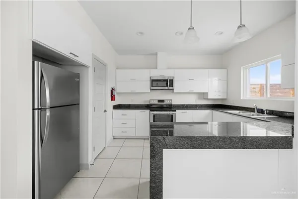 $1,525 | 2404 Harmony Lane, Unit B, Mission, TX 78574