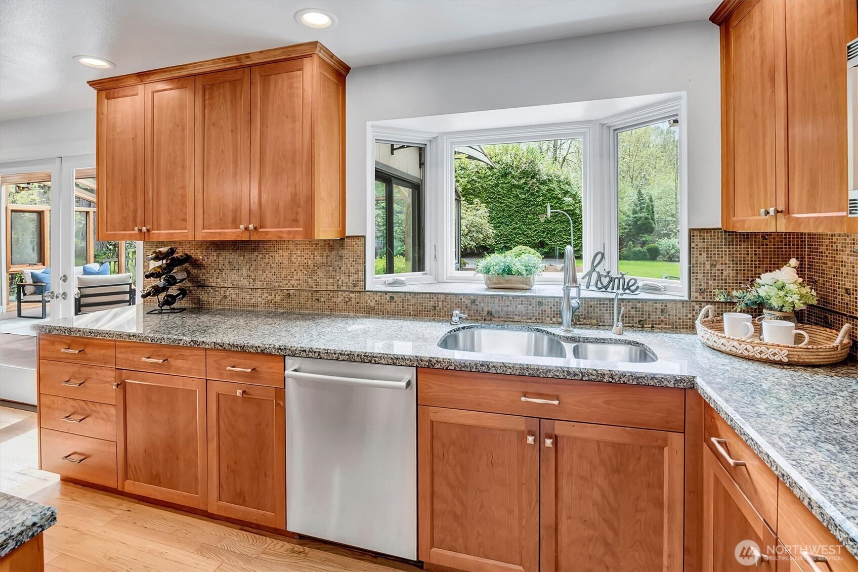 53 Cascade Key Bellevue, WA 98006 - Photo 18 of 40