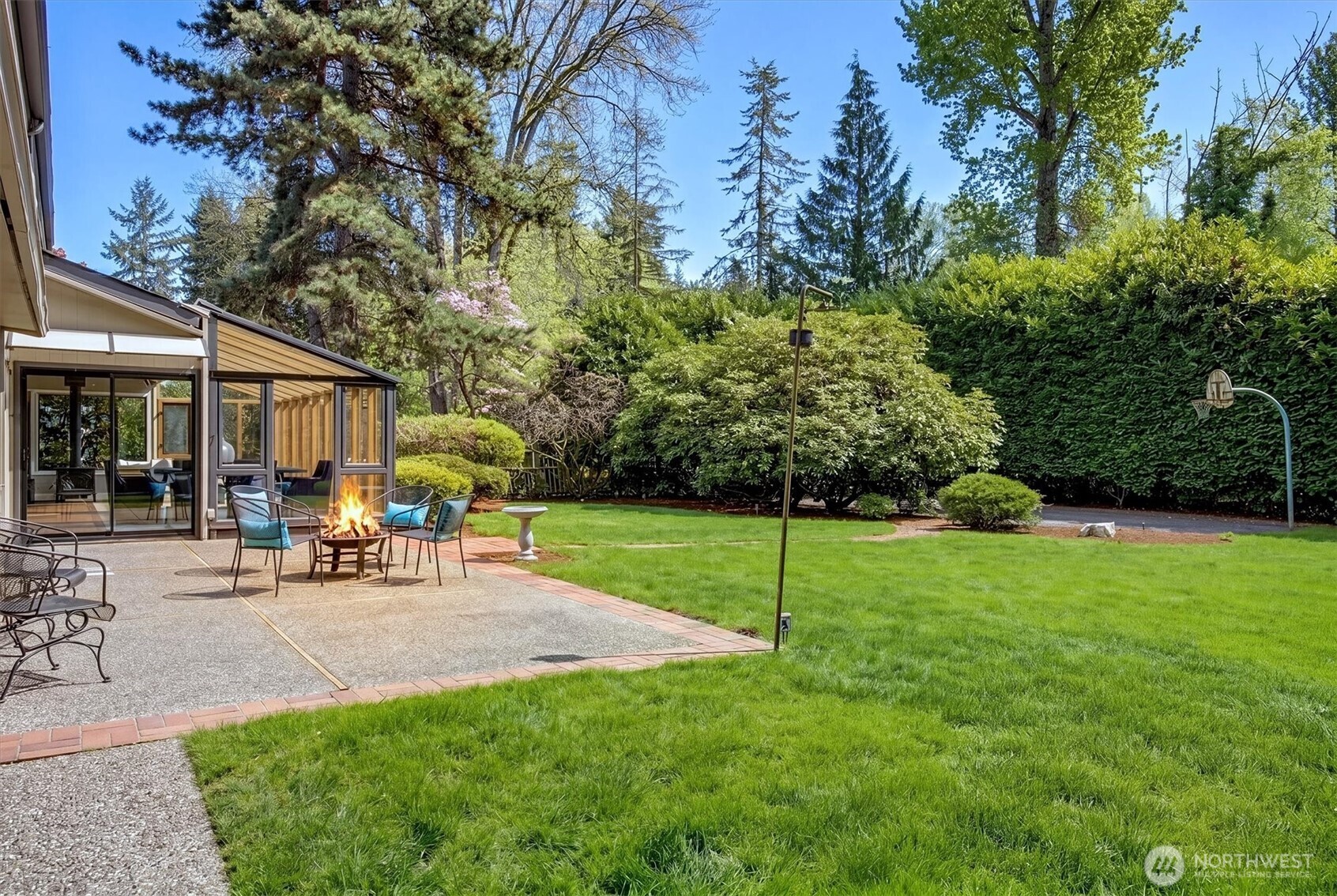 53 Cascade Key Bellevue, WA 98006 - Photo 3 of 40