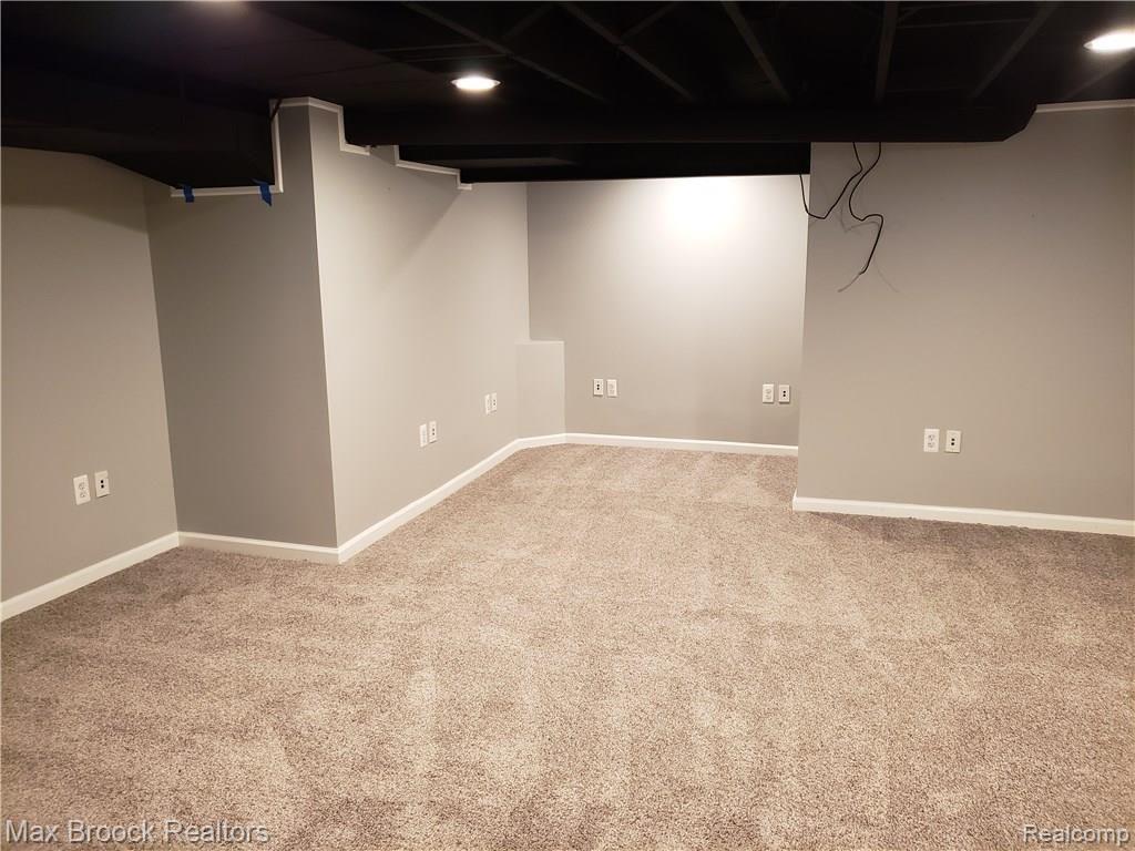469 Lexington Drive Rochester, MI 48307 - Photo 17 of 17 20180410_182621.jpg