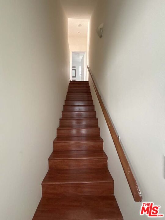 915 Broadway Street, Unit 1 Venice, CA 90291 - Photo 20 of 32 a view of entryway