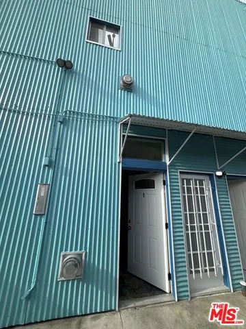 a view of outdoor space kitchen and deck