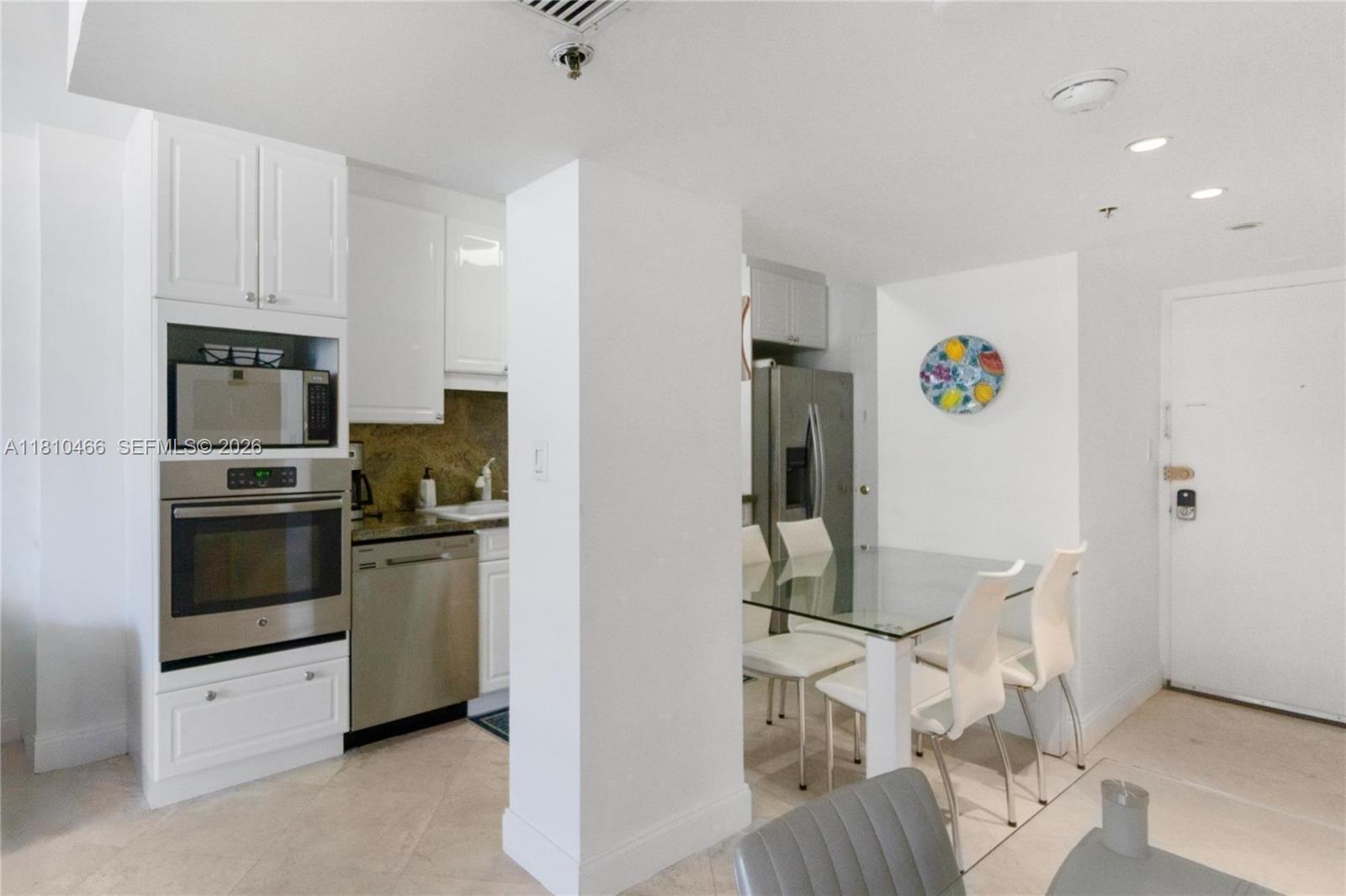 100 Lincoln Road, Unit 827 Miami Beach, FL 33139 - Photo 8 of 17