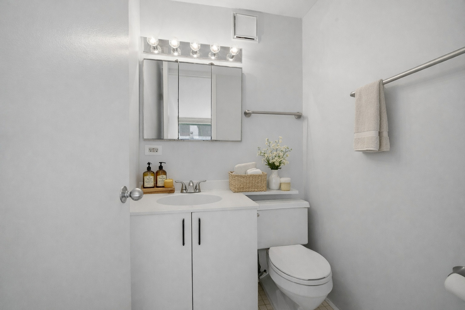 840 Michigan Avenue, Unit 10 Evanston, IL 60202 - Photo 10 of 19