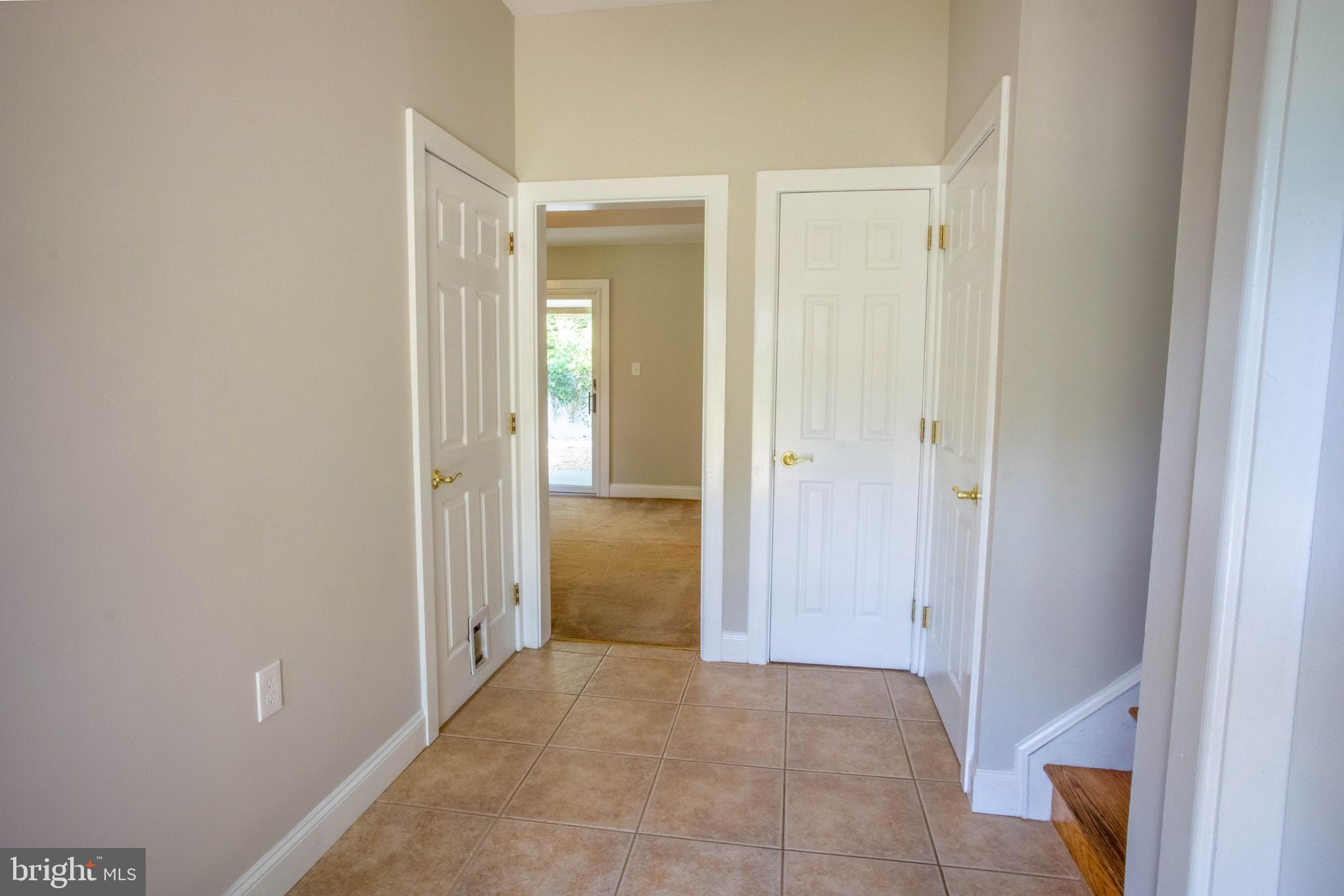 7 Sunnydell Road Elkton, MD 21921 - Photo 9 of 38 Foyer leads to Family Room