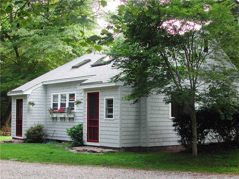 1422 Middle Road East Greenwich, RI 02818 - Photo 1 of 25 Exterior Front.