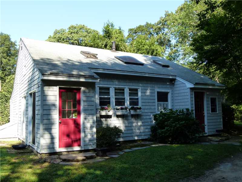 1422 Middle Road East Greenwich, RI 02818 - Photo 3 of 25 Exterior Front.