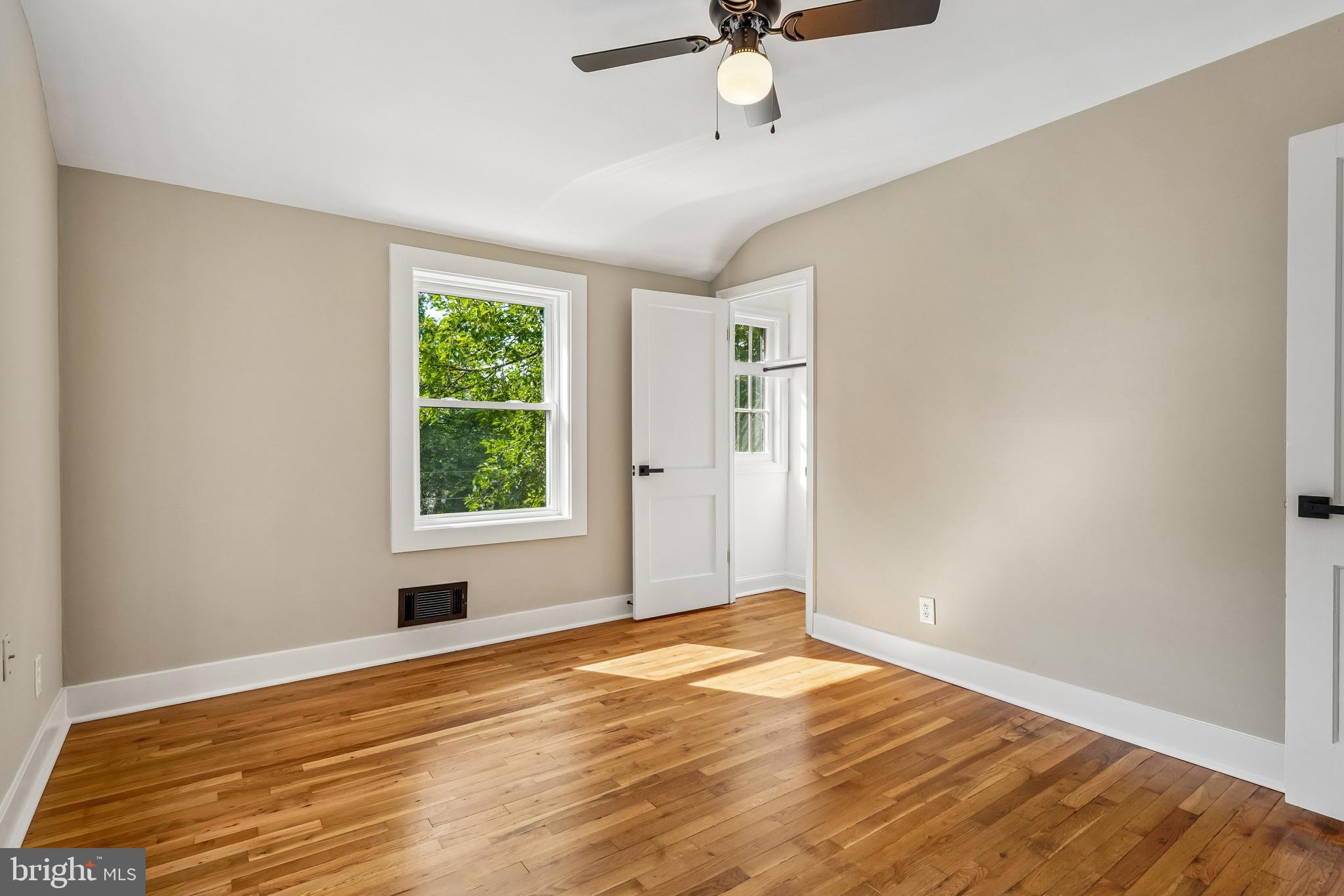 1106 Meurilee Lane Silver Spring, MD 20901 - Photo 12 of 28 1st Bedroom