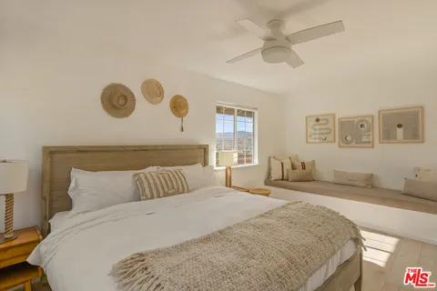 $1,150,000 | 5637 Minna Gombell Lane, Pioneertown, CA 92268