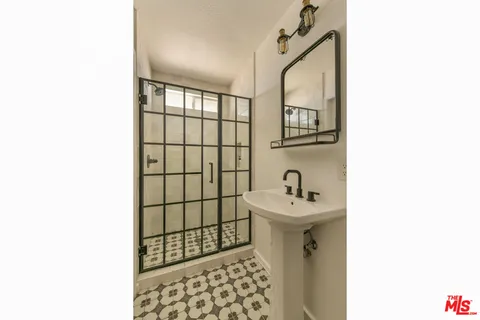 $1,150,000 | 5637 Minna Gombell Lane, Pioneertown, CA 92268