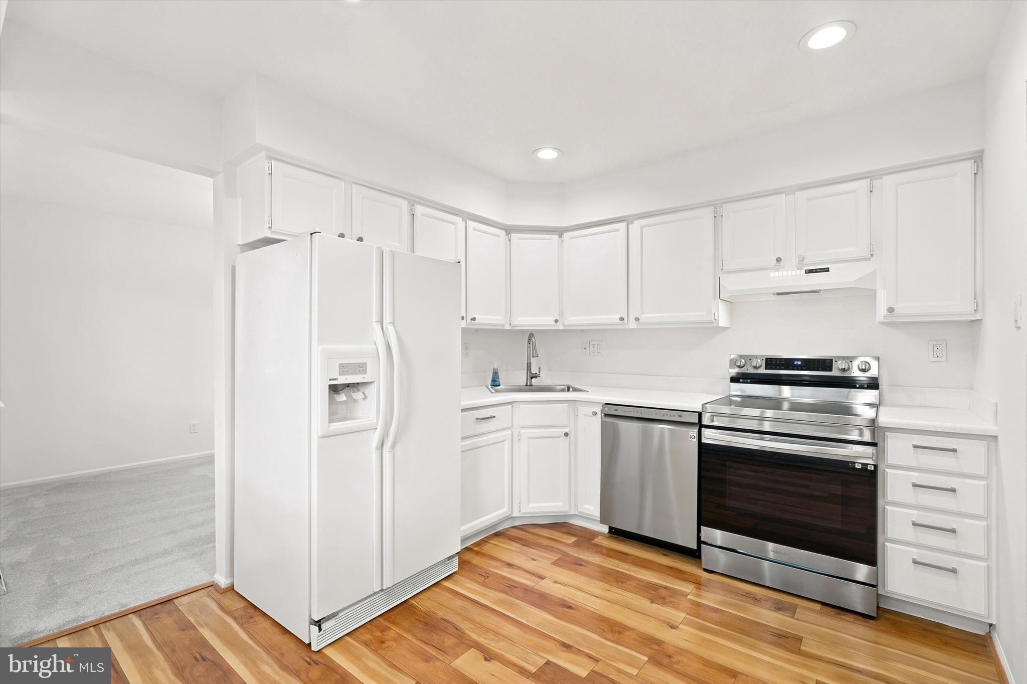 101 Elgin Court, Unit 363 Chesterbrook, PA 19087 - Photo 2 of 21 Kitchen