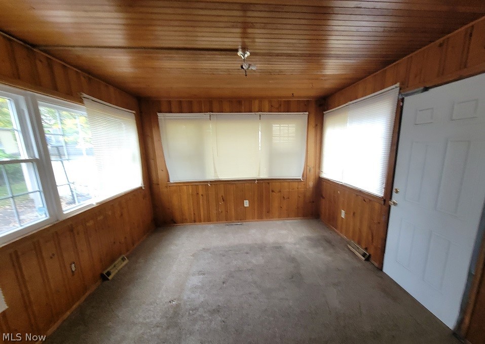 1115 Woodview Road Cleveland, OH 44121 - Photo 7 of 20 Gallery Image 7