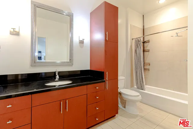 $539,000 | 3810 Wilshire Boulevard, Unit 1711, Los Angeles, CA 90010