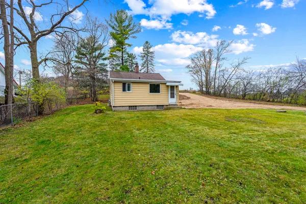 $324,900 | W288S250 Elmhurst Road, Waukesha, WI 53188