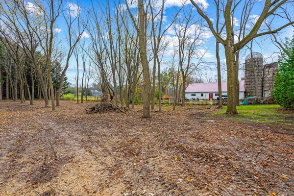 $324,900 | W288S250 Elmhurst Road, Waukesha, WI 53188