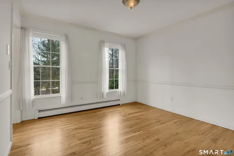 $585,000 | 40 Deerfield Drive, Guilford, CT 06437