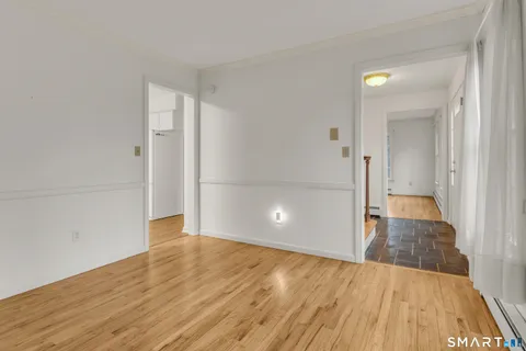 $585,000 | 40 Deerfield Drive, Guilford, CT 06437