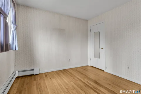 $585,000 | 40 Deerfield Drive, Guilford, CT 06437