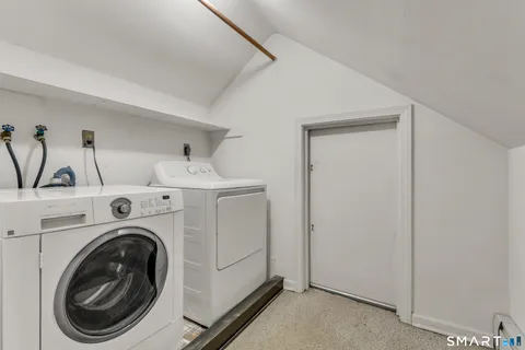 $585,000 | 40 Deerfield Drive, Guilford, CT 06437