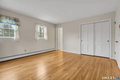 $585,000 | 40 Deerfield Drive, Guilford, CT 06437