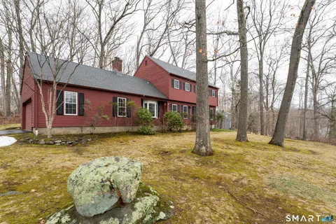 $585,000 | 40 Deerfield Drive, Guilford, CT 06437