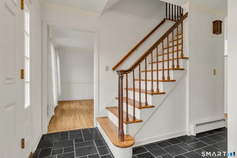 $585,000 | 40 Deerfield Drive, Guilford, CT 06437