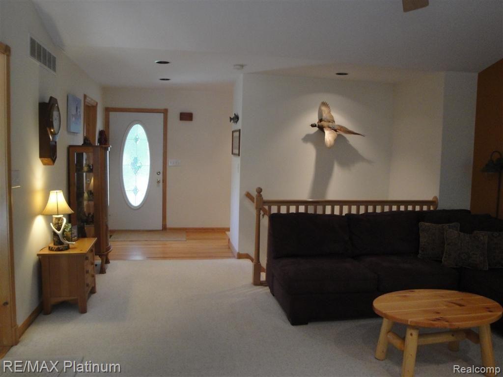 5505 Fisher Road Howell, MI 48855 - Photo 6 of 25 View from Liv rm to foyer