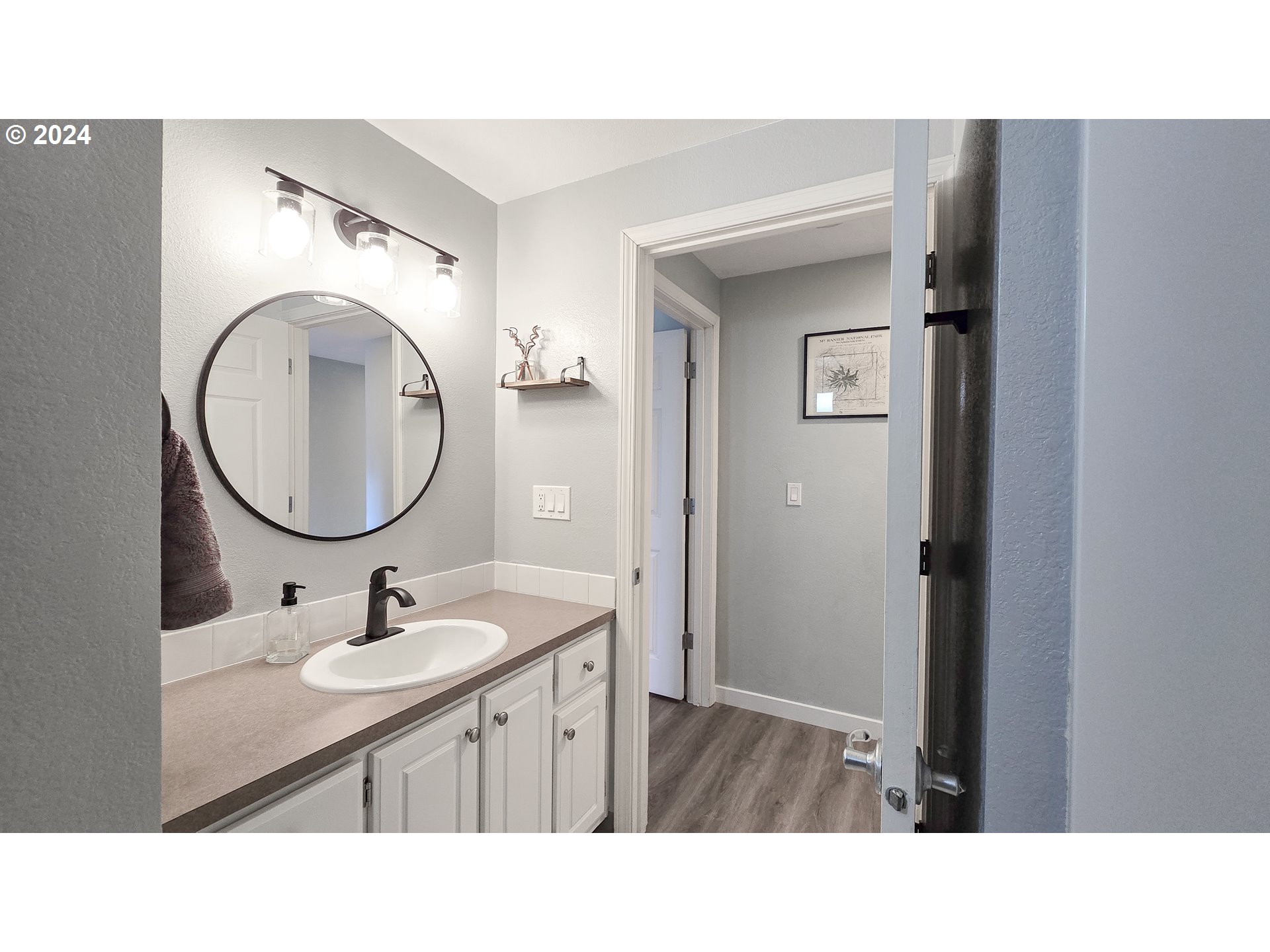 17564 Northwest Springville Road Portland, OR 97229 - Photo 8 of 25 Gallery Image 8