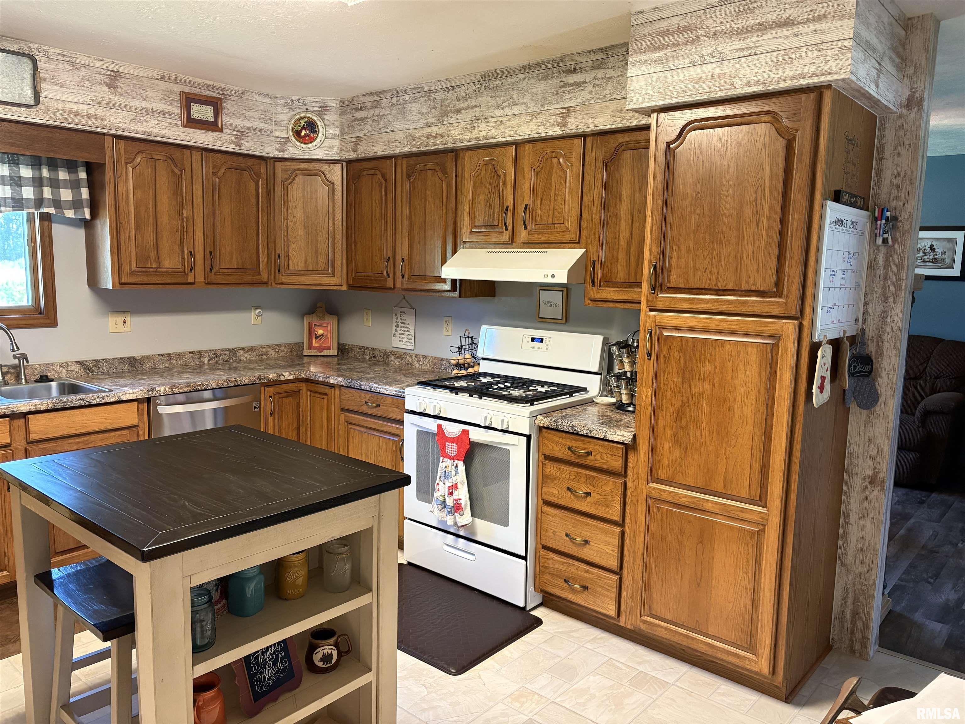 605 West George Street Ava, IL 62907 - Photo 10 of 64