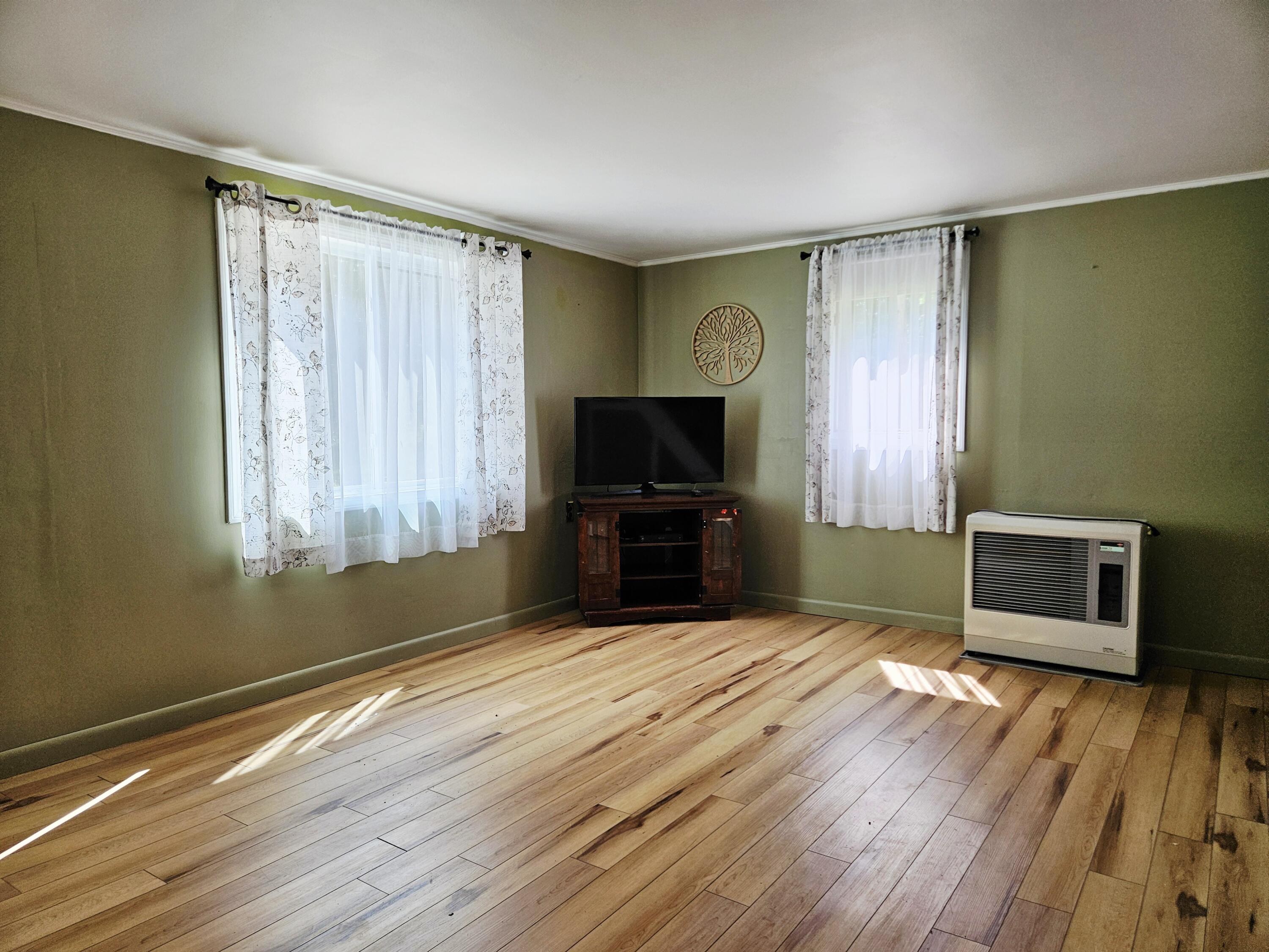 200 Windsor Road Chelsea, ME 04330 - Photo 10 of 25 Living Room