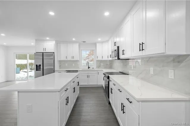 $774,987 | 200 Irish Lane, Islip Terrace, NY 11752