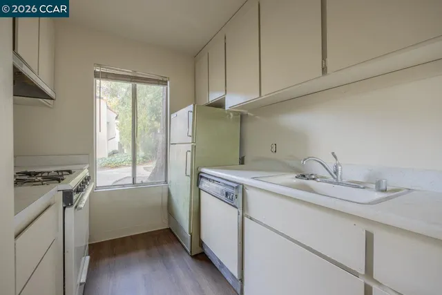 $355,000 | 975 Murrieta Boulevard, Livermore, CA 94550