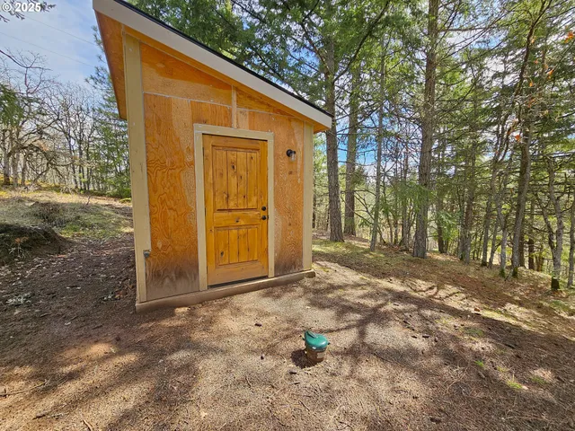 $325,000 | 272 Johnson Road, Lyle, WA 98635