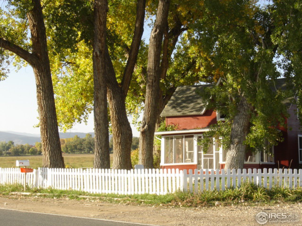7453 Hygiene Road Longmont, CO 80503 - Photo 2 of 25 Fenced front yard