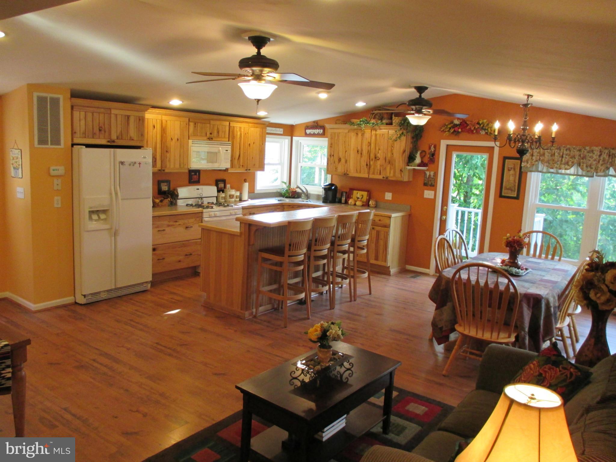 1814 Benedict Road Westminster, MD 21157 - Photo 2 of 28 Interior (General)