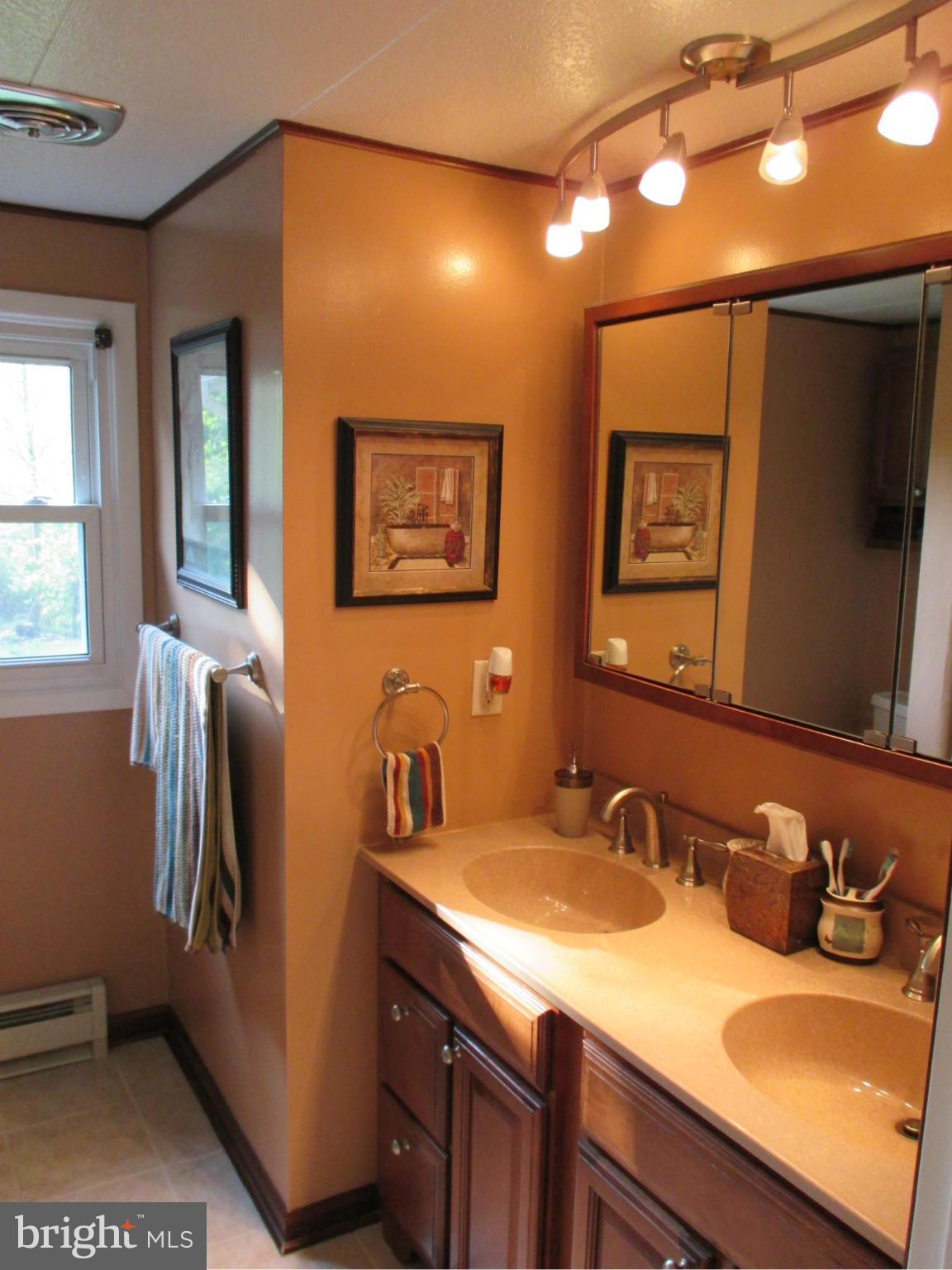 1814 Benedict Road Westminster, MD 21157 - Photo 14 of 28 Interior (General)