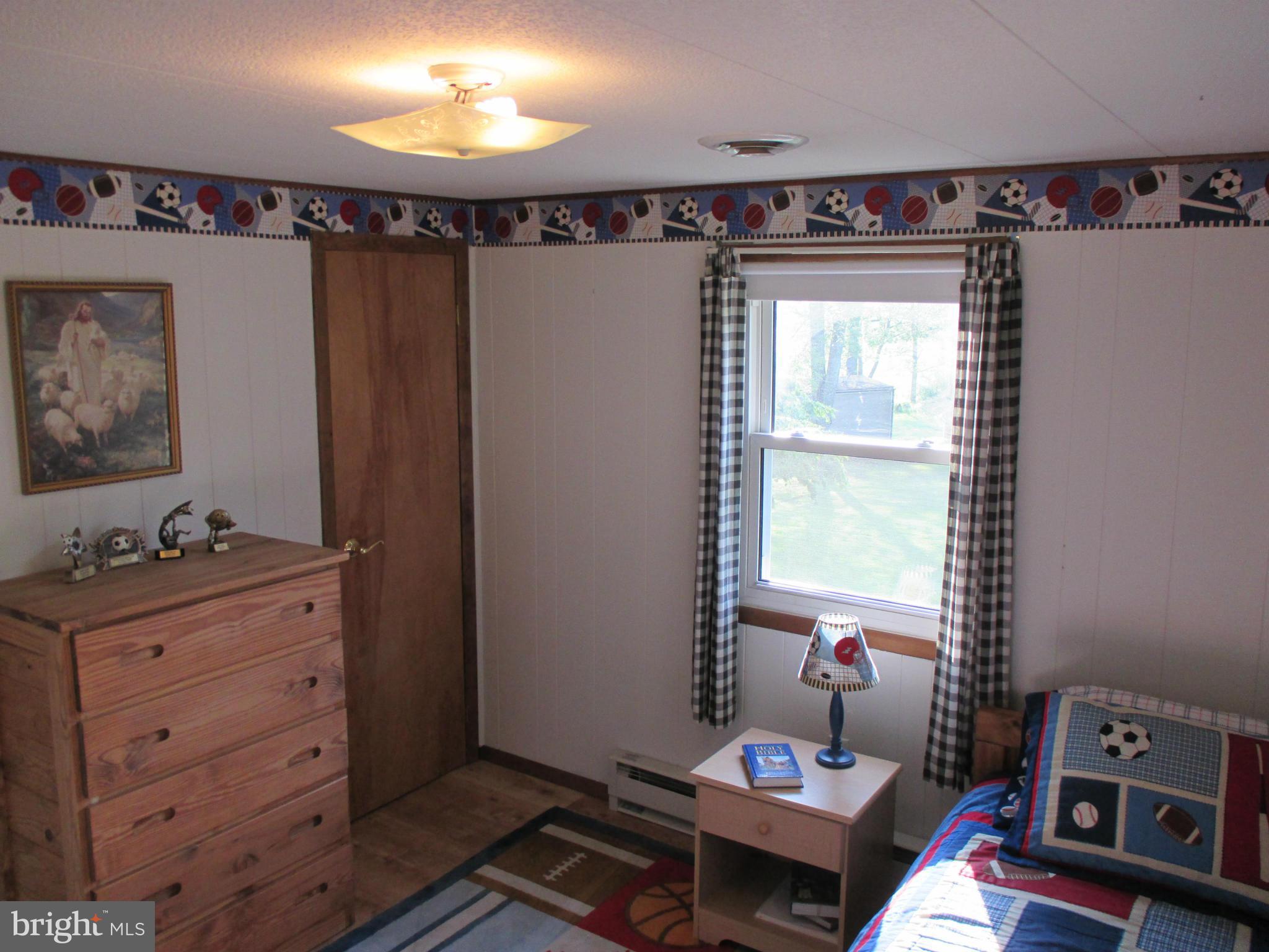 1814 Benedict Road Westminster, MD 21157 - Photo 17 of 28 Interior (General)