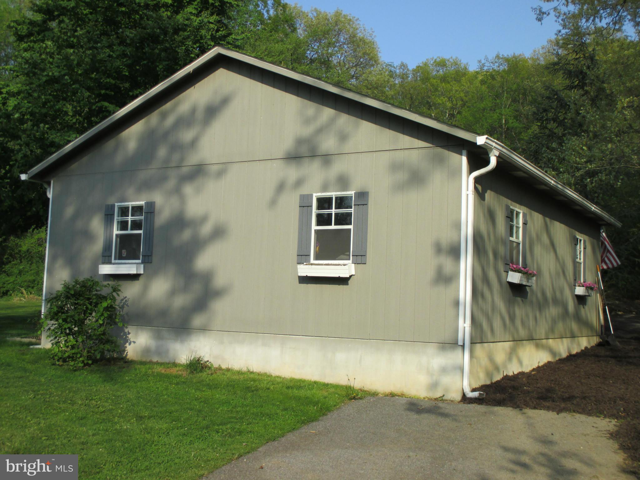 1814 Benedict Road Westminster, MD 21157 - Photo 22 of 28 Exterior (General)