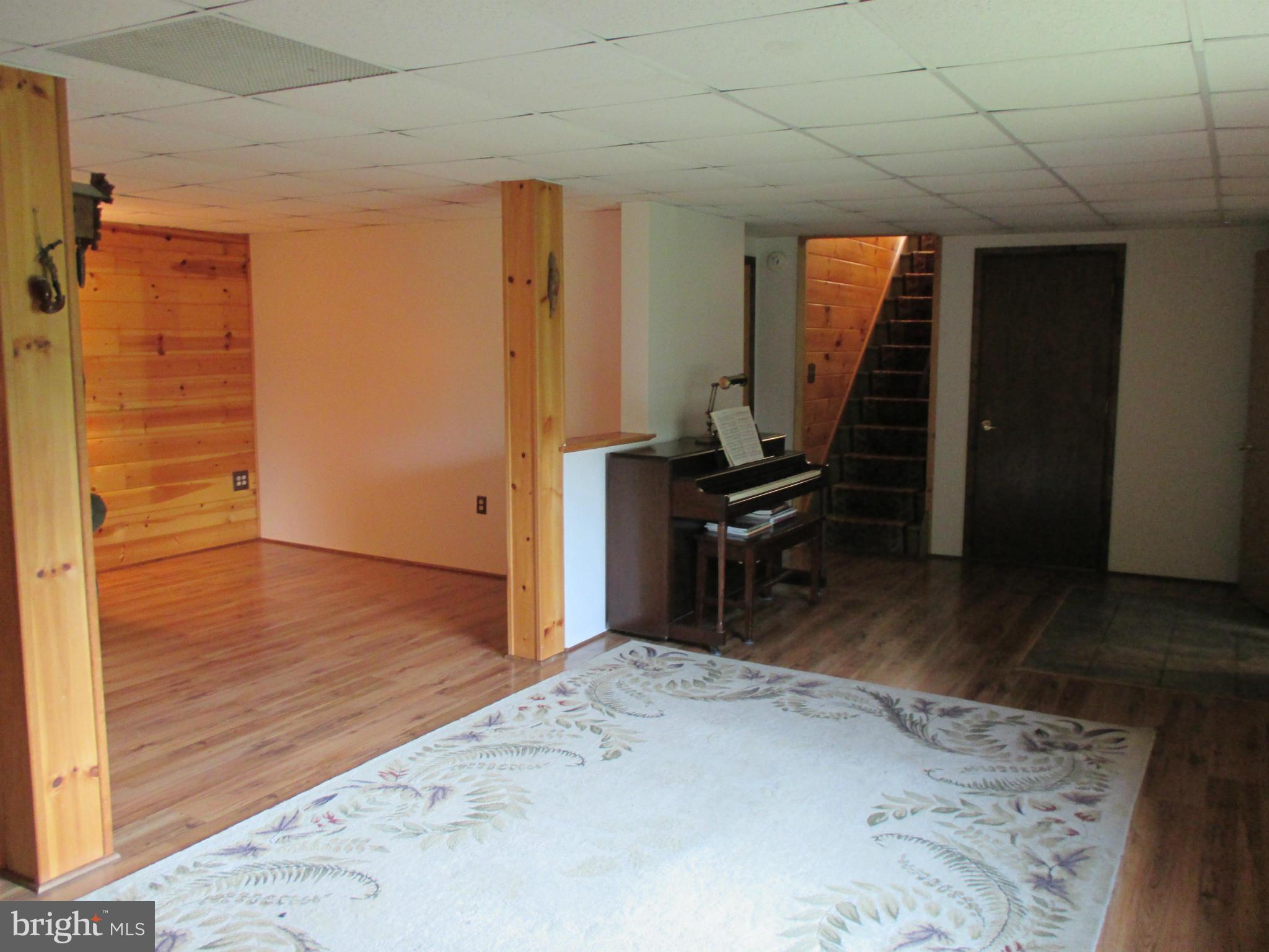 1814 Benedict Road Westminster, MD 21157 - Photo 6 of 28 Interior (General)