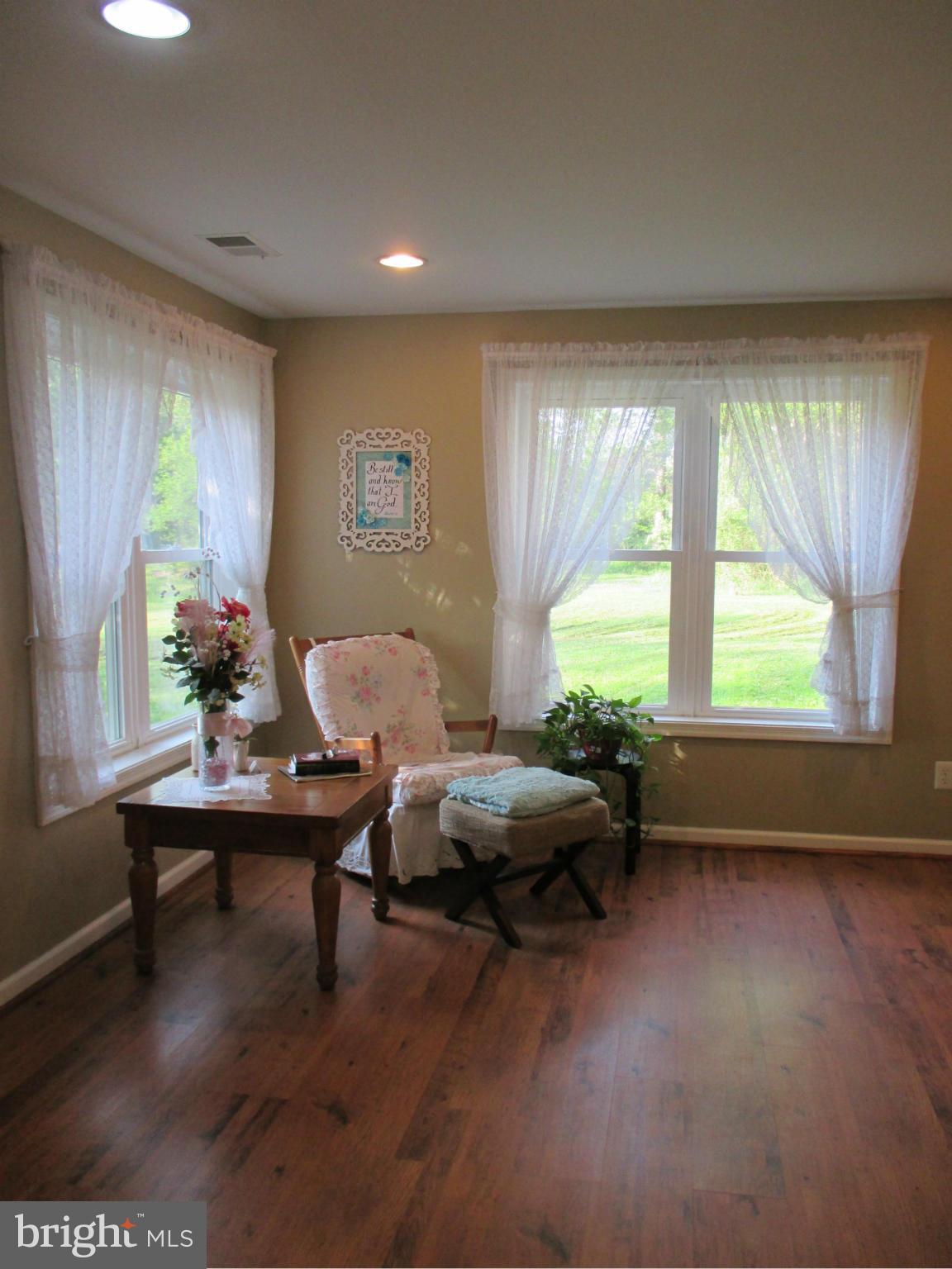 1814 Benedict Road Westminster, MD 21157 - Photo 8 of 28 Interior (General)